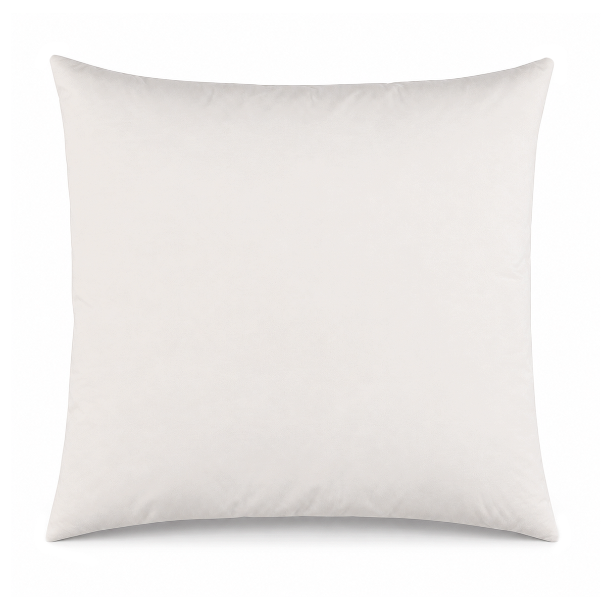Beige binnenkussen 50x50 cm met eendenveren vulling, recht van voren op witte achtergrond