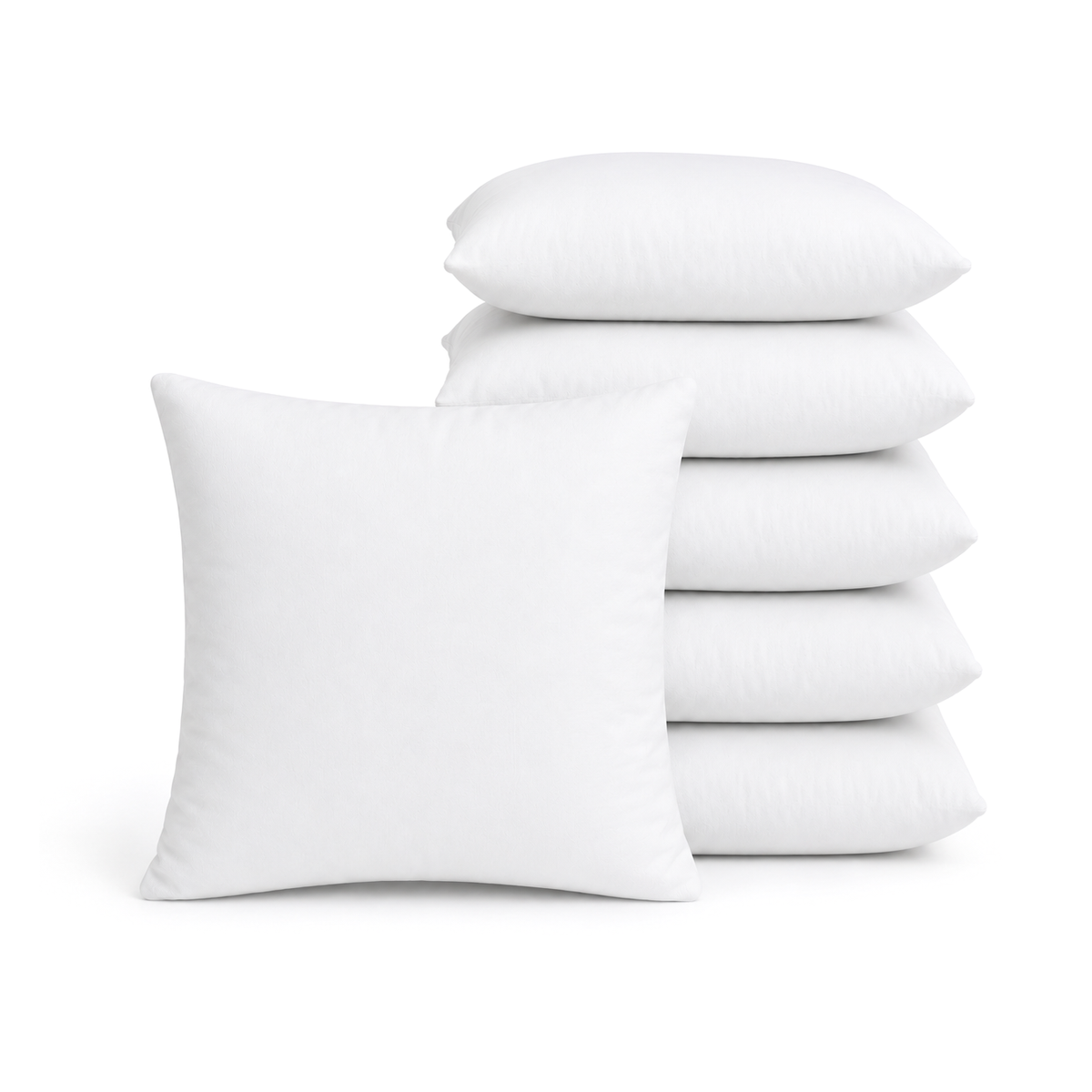 Set van 6 witte polyester binnenkussens 45x45 cm, gestapeld op een witte achtergrond