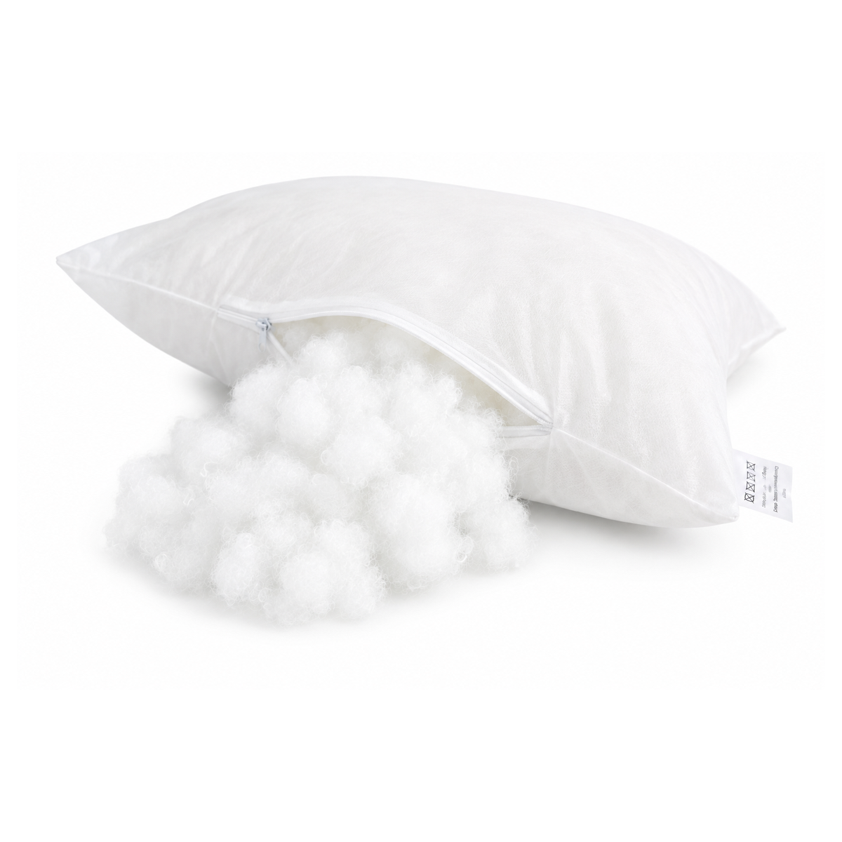 Open wit polyester vulkussen met zichtbare vulling en ritssluiting op een witte achtergrond